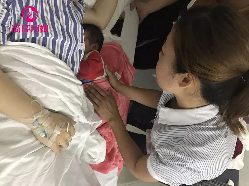 尚佳專業(yè)月嫂丨母乳丨吸奶器吸出來的奶量不能信！