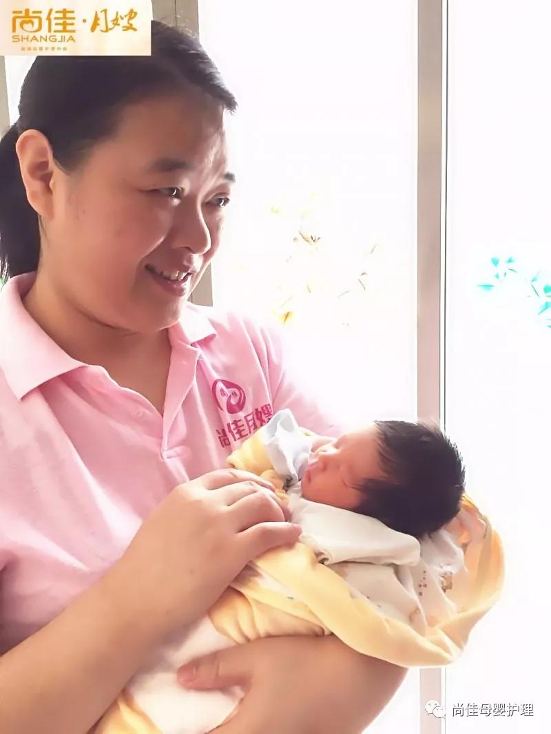 尚佳專業(yè)月嫂 | 母親生病丨 是否需停止哺乳？